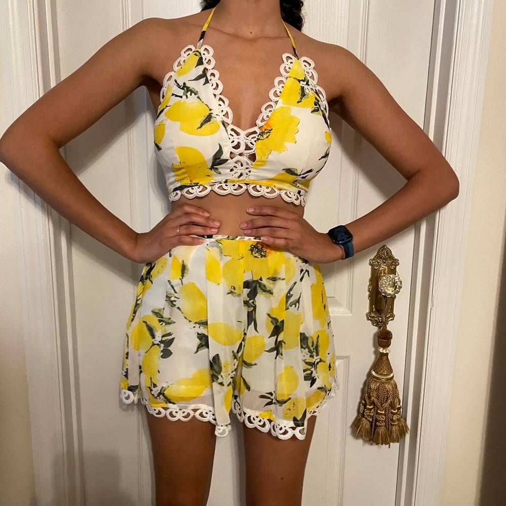 Two piece crop set